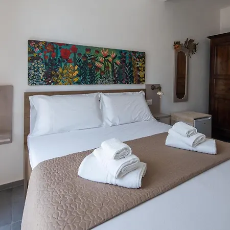 Sul Corso ゲストハウス ヌーオロ